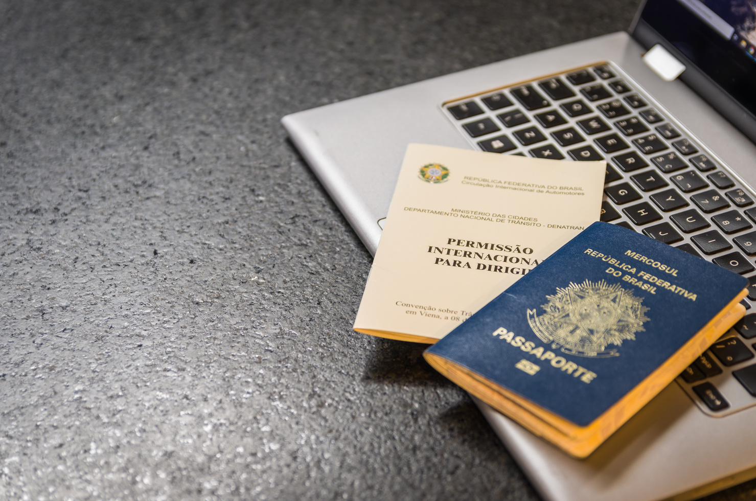 Brazilian Passport / International Driving Permit